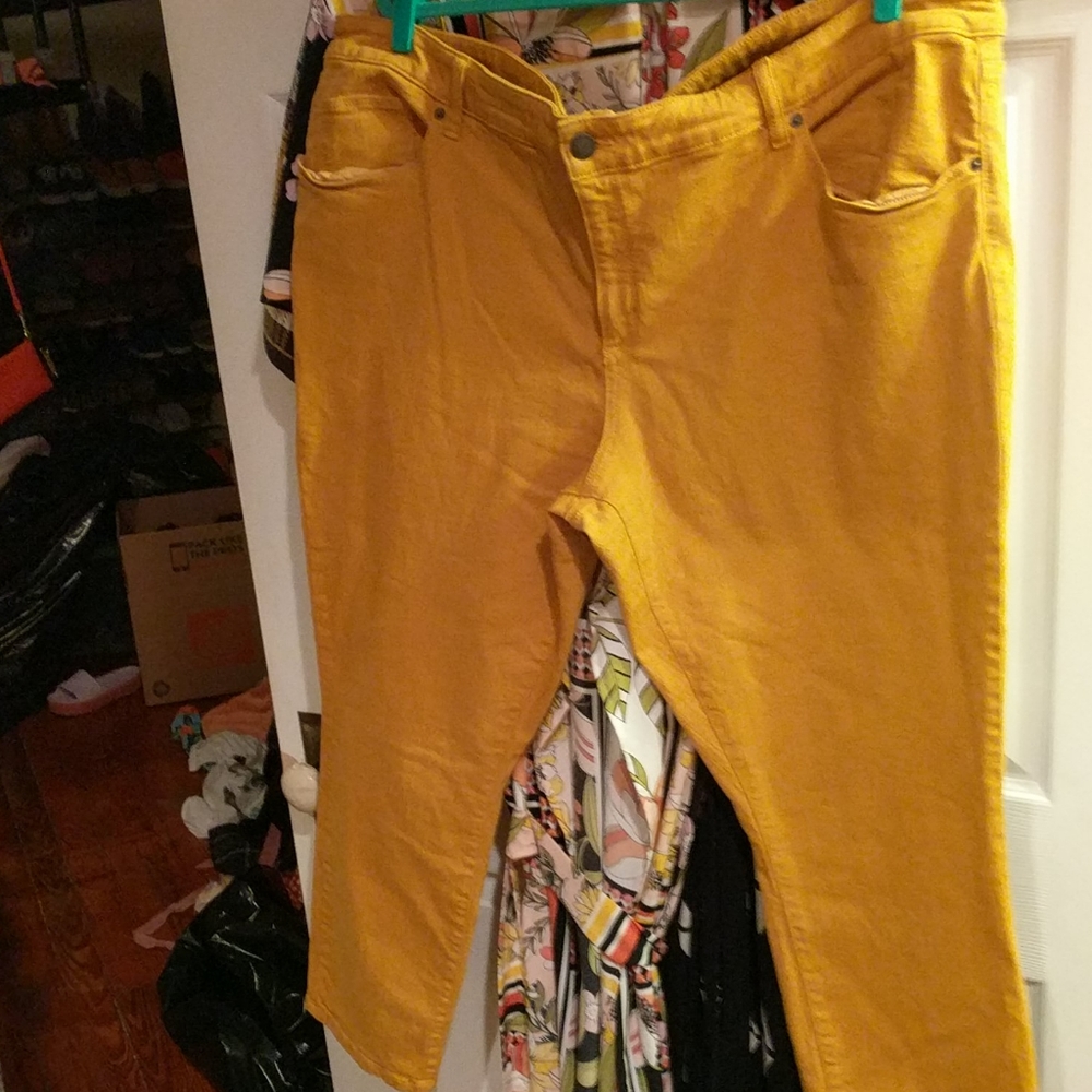 26 Universal Thread Mustard Yellow Stretch Jeans